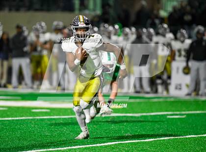 Thumbnail 2 in Buford vs. Carrollton (GHSA 6A Quarterfinal Playoff) photogallery.