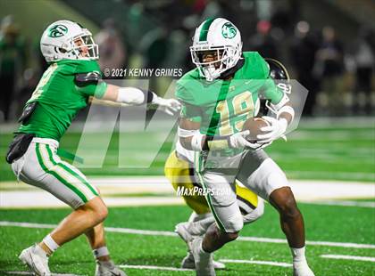 Thumbnail 1 in Buford vs. Carrollton (GHSA 6A Quarterfinal Playoff) photogallery.