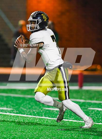 Thumbnail 2 in Buford vs. Carrollton (GHSA 6A Quarterfinal Playoff) photogallery.