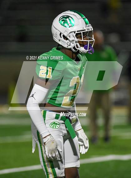 Thumbnail 3 in Buford vs. Carrollton (GHSA 6A Quarterfinal Playoff) photogallery.