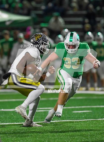Thumbnail 3 in Buford vs. Carrollton (GHSA 6A Quarterfinal Playoff) photogallery.