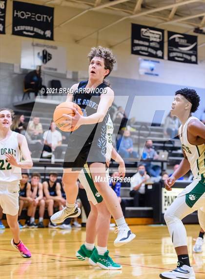Thumbnail 2 in Eastern Randolph vs Oak Grove (Davidson-Randolph Christmas Classic) photogallery.