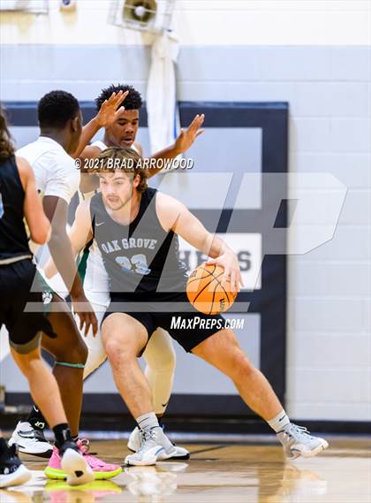 Thumbnail 2 in Eastern Randolph vs Oak Grove (Davidson-Randolph Christmas Classic) photogallery.