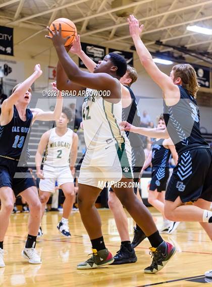 Thumbnail 2 in Eastern Randolph vs Oak Grove (Davidson-Randolph Christmas Classic) photogallery.