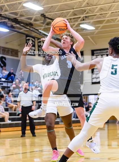 Thumbnail 3 in Eastern Randolph vs Oak Grove (Davidson-Randolph Christmas Classic) photogallery.