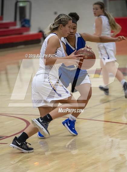 Thumbnail 3 in Wheatland vs. Middletown photogallery.