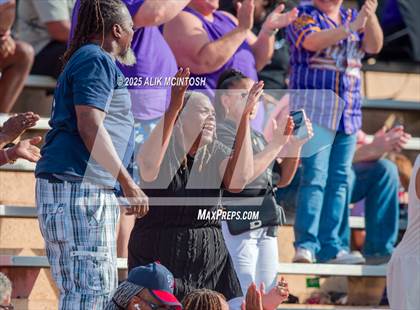 Thumbnail 1 in Lufkin vs Westbury (UIL 5A D1 Football Bi-District) photogallery.