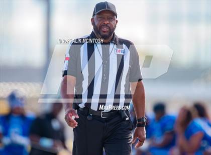 Thumbnail 3 in Lufkin vs Westbury (UIL 5A D1 Football Bi-District) photogallery.