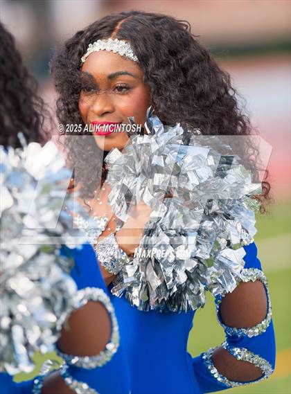 Thumbnail 3 in Lufkin vs Westbury (UIL 5A D1 Football Bi-District) photogallery.