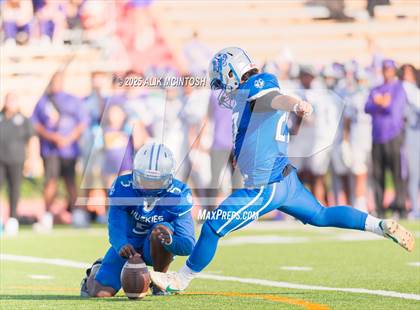 Thumbnail 2 in Lufkin vs Westbury (UIL 5A D1 Football Bi-District) photogallery.