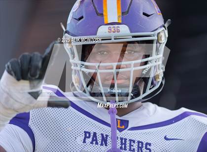 Thumbnail 1 in Lufkin vs Westbury (UIL Football 5A D1 Bi-District) photogallery.