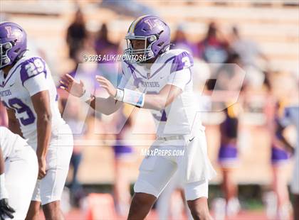 Thumbnail 1 in Lufkin vs Westbury (UIL 5A D1 Football Bi-District) photogallery.