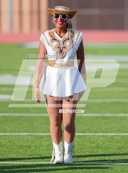 Thumbnail 2 in Lufkin vs Westbury (UIL Football 5A D1 Bi-District) photogallery.