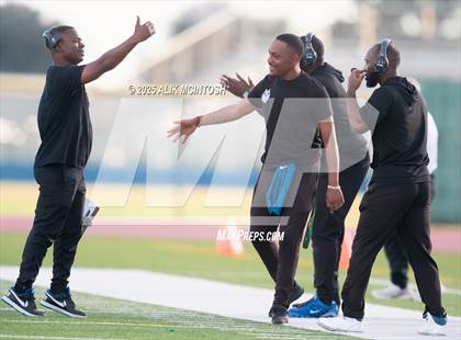 Thumbnail 3 in Lufkin vs Westbury (UIL Football 5A D1 Bi-District) photogallery.