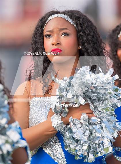 Thumbnail 2 in Lufkin vs Westbury (UIL Football 5A D1 Bi-District) photogallery.