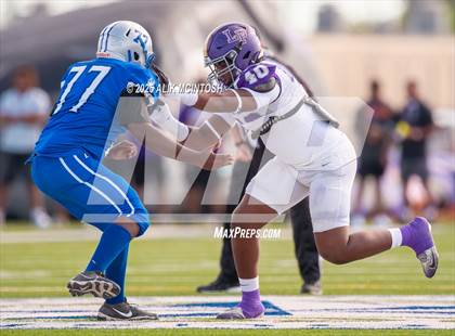 Thumbnail 2 in Lufkin vs Westbury (UIL Football 5A D1 Bi-District) photogallery.