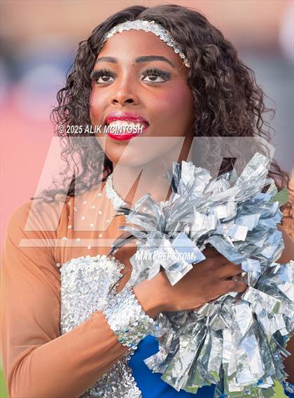 Thumbnail 1 in Lufkin vs Westbury (UIL Football 5A D1 Bi-District) photogallery.