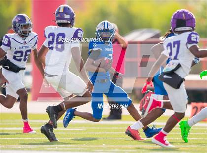Thumbnail 3 in Lufkin vs Westbury (UIL 5A D1 Football Bi-District) photogallery.