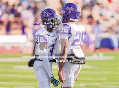 Thumbnail 2 in Lufkin vs Westbury (UIL Football 5A D1 Bi-District) photogallery.