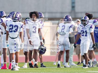 Thumbnail 2 in Lufkin vs Westbury (UIL 5A D1 Football Bi-District) photogallery.