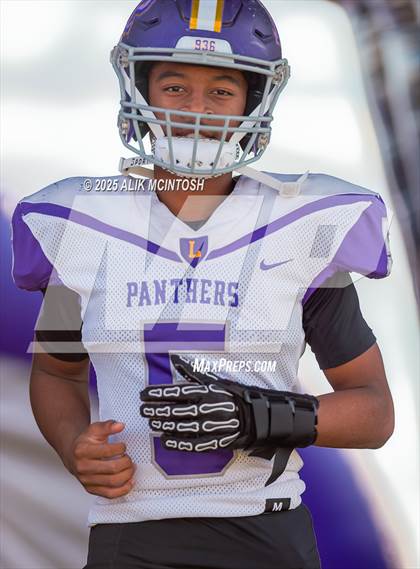 Thumbnail 1 in Lufkin vs Westbury (UIL 5A D1 Football Bi-District) photogallery.