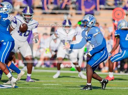Thumbnail 2 in Lufkin vs Westbury (UIL Football 5A D1 Bi-District) photogallery.