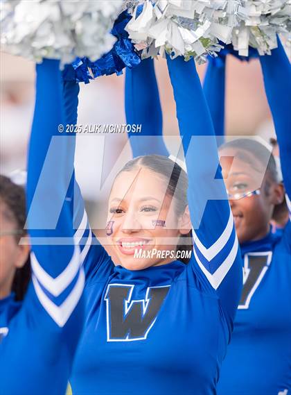 Thumbnail 1 in Lufkin vs Westbury (UIL Football 5A D1 Bi-District) photogallery.