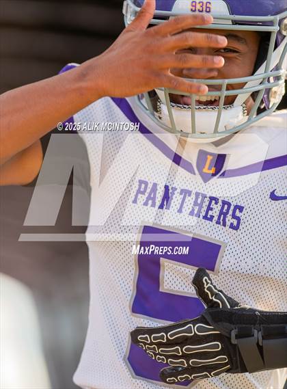 Thumbnail 2 in Lufkin vs Westbury (UIL Football 5A D1 Bi-District) photogallery.