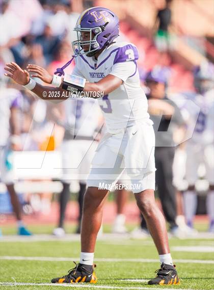 Thumbnail 3 in Lufkin vs Westbury (UIL Football 5A D1 Bi-District) photogallery.