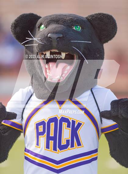 Thumbnail 1 in Lufkin vs Westbury (UIL Football 5A D1 Bi-District) photogallery.