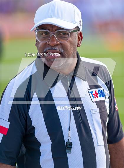 Thumbnail 1 in Lufkin vs Westbury (UIL Football 5A D1 Bi-District) photogallery.