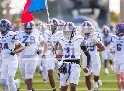 Thumbnail 3 in Lufkin vs Westbury (UIL 5A D1 Football Bi-District) photogallery.