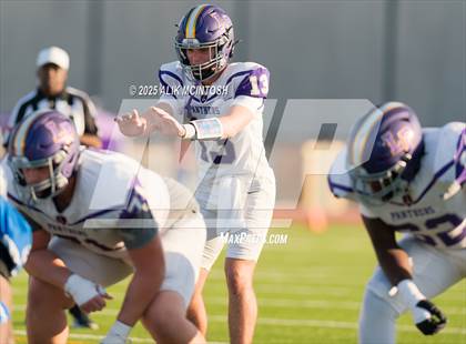 Thumbnail 2 in Lufkin vs Westbury (UIL 5A D1 Football Bi-District) photogallery.