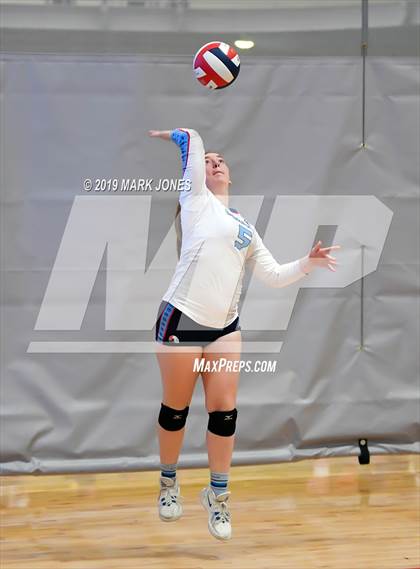 Thumbnail 3 in Mater Dei vs. Marymount (Nike Tournament of Champions) photogallery.