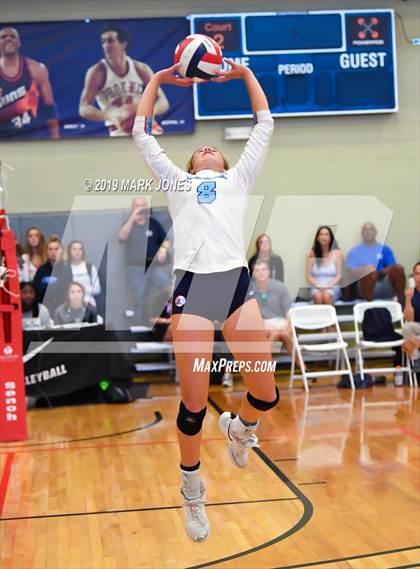 Thumbnail 3 in Mater Dei vs. Marymount (Nike Tournament of Champions) photogallery.