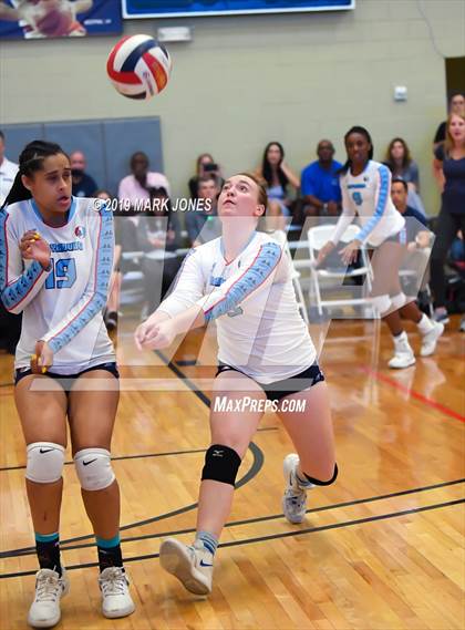 Thumbnail 3 in Mater Dei vs. Marymount (Nike Tournament of Champions) photogallery.