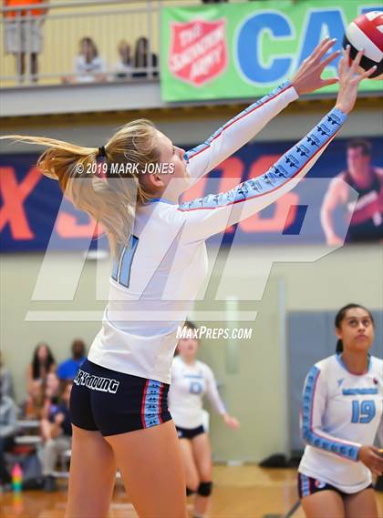 Thumbnail 2 in Mater Dei vs. Marymount (Nike Tournament of Champions) photogallery.