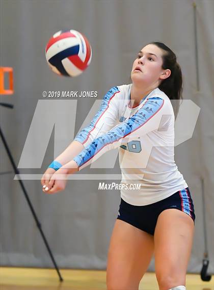 Thumbnail 1 in Mater Dei vs. Marymount (Nike Tournament of Champions) photogallery.