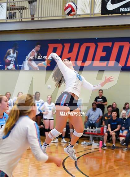 Thumbnail 1 in Mater Dei vs. Marymount (Nike Tournament of Champions) photogallery.