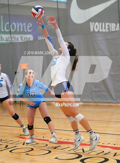 Thumbnail 1 in Mater Dei vs. Marymount (Nike Tournament of Champions) photogallery.
