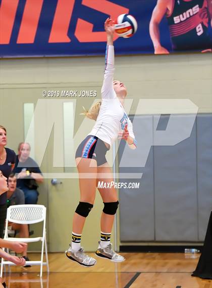Thumbnail 2 in Mater Dei vs. Marymount (Nike Tournament of Champions) photogallery.