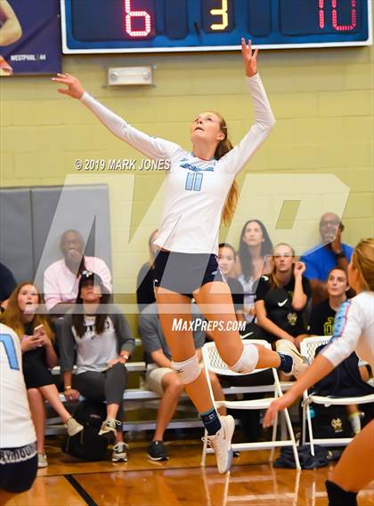Thumbnail 1 in Mater Dei vs. Marymount (Nike Tournament of Champions) photogallery.
