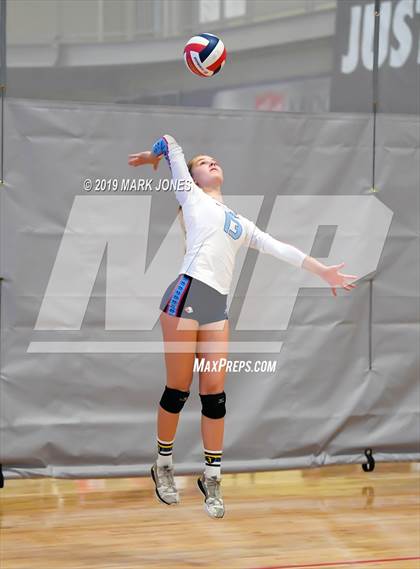 Thumbnail 2 in Mater Dei vs. Marymount (Nike Tournament of Champions) photogallery.