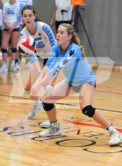 Thumbnail 1 in Mater Dei vs. Marymount (Nike Tournament of Champions) photogallery.