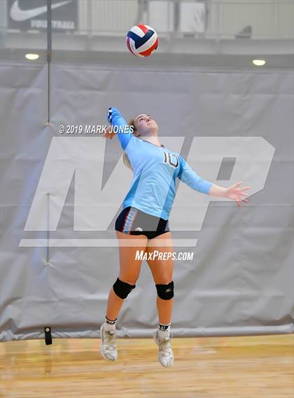 Thumbnail 2 in Mater Dei vs. Marymount (Nike Tournament of Champions) photogallery.