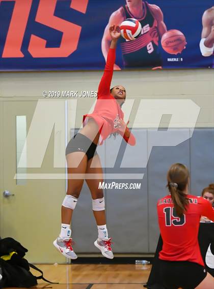 Thumbnail 1 in Mater Dei vs. Marymount (Nike Tournament of Champions) photogallery.
