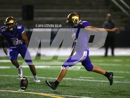 Thumbnail 2 in Point Loma vs. St. Augustine (CIF SDS D1 Quarterfinal) photogallery.