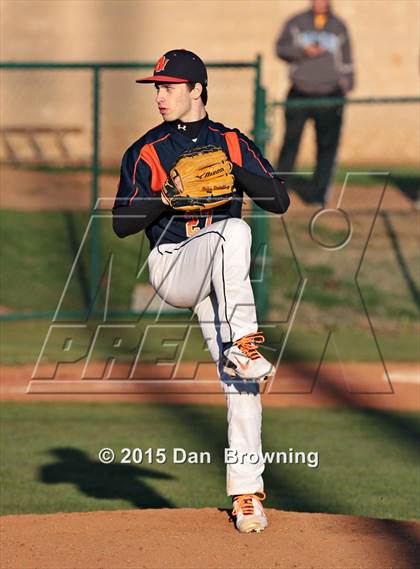 Thumbnail 2 in Gibbs vs. William Blount photogallery.