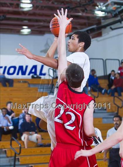 Thumbnail 2 in Mayde Creek vs. Memorial (McDonald's Texas Invitational) photogallery.