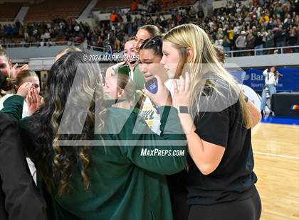 Thumbnail 2 in Horizon vs. Sunrise Mountain (AIA 5A Final - Awards) photogallery.